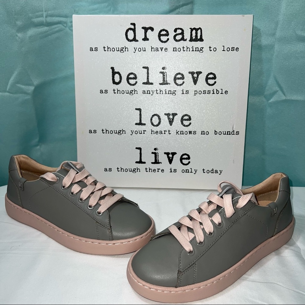 Vionic sneakers